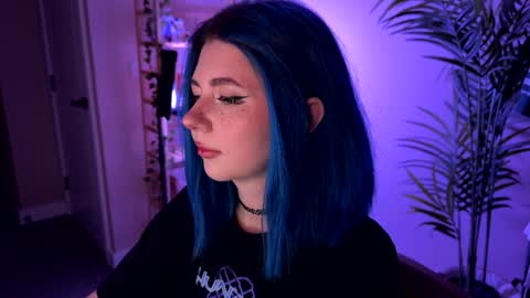 Snapshot of vixenp chatting on 12.17.25 Polly Online mostly at 9pm-2am UK Time online show from 12.17.25