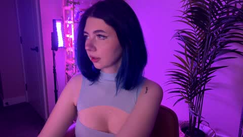 Polly  Online mostly at 9pm-2am UK Time online show from 02.10.26