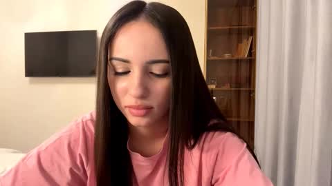 Miss Mia online show from 03.16.26