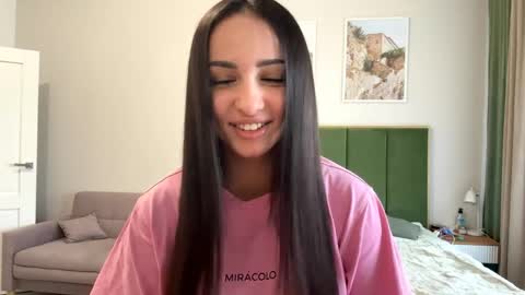 Miss Mia online show from 04.28.26