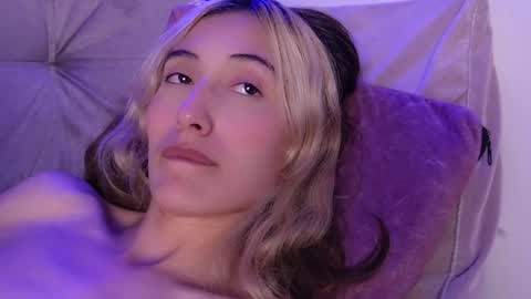 Snapshot of vlad_lola chatting on 01.09.25 LOLA online show from 01.09.25