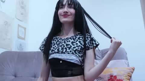 Snapshot of vlad_lola chatting on 10.18.25 LOLA online show from 10.18.25