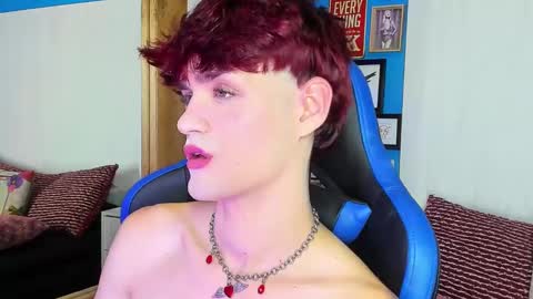 Snapshot of vladhellsing4 chatting on 01.07.25 Vlad online show from 01.07.25