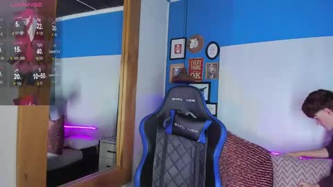 Snapshot of vladhellsing4 chatting on 02.06.25 Vlad online show from 02.06.25