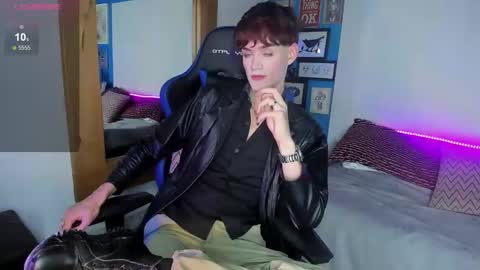 Snapshot of vladhellsing4 chatting on 02.12.25 Vlad online show from 02.12.25