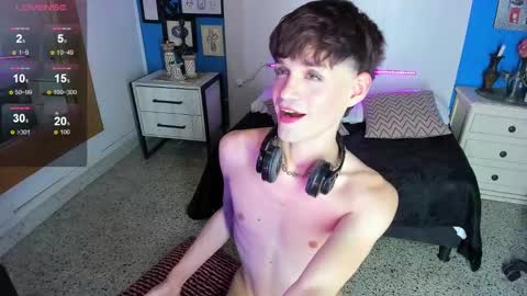 Snapshot of vladhellsing4 chatting on 03.08.25 Vlad online show from 03.08.25