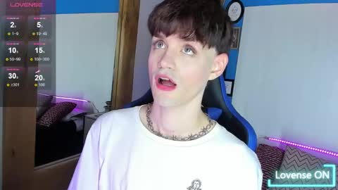 Snapshot of vladhellsing4 chatting on 03.11.25 Vlad online show from 03.11.25