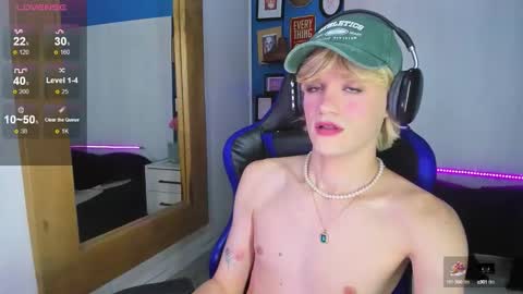 Snapshot of vladhellsing4 chatting on 09.17.25 Vlad online show from 09.17.25