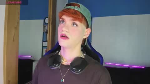 Snapshot of vladhellsing4 chatting on 10.05.25 Vlad online show from 10.05.25