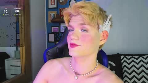 Snapshot of vladhellsing4 chatting on 10.30.25 Vlad online show from 10.30.25