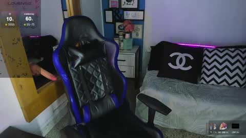 Snapshot of vladhellsing4 chatting on 11.09.25 Vlad online show from 11.09.25