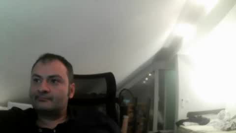 Snapshot of vladuhuh chatting on 02.21.25 vladuhuh online show from 02.21.25