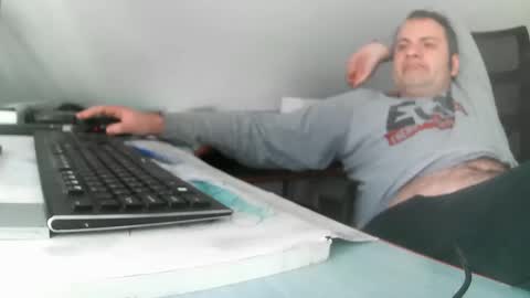 Snapshot of vladuhuh chatting on 03.06.25 vladuhuh online show from 03.06.25