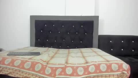 Snapshot of vlisper chatting on 02.21.26 Lis online show from 02.21.26