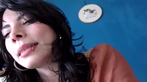 Snapshot of vodka_and_lemonade chatting on 10.07.25 vodka girl online show from 10.07.25