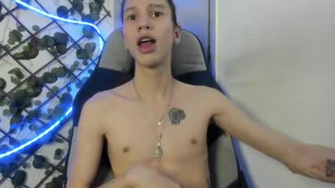 Snapshot of vodkadelulo_ chatting on 04.19.26 vodkadelulo online show from 04.19.26