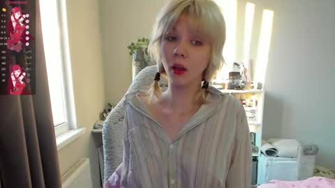 voguecaroline online show from 06.11.26