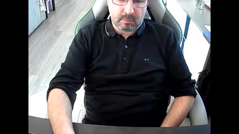 Snapshot of vonele chatting on 01.17.25 Vonn online show from 01.17.25