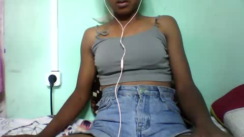 Snapshot of vounialdy chatting on 01.30.25 vounialdy online show from 01.30.25