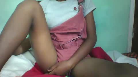 Snapshot of vounialdy chatting on 02.13.25 vounialdy online show from 02.13.25