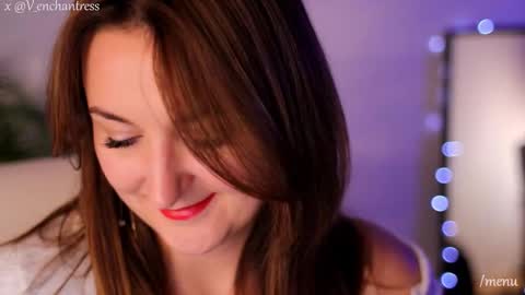 Snapshot of vsecrets chatting on 11.08.25 Victoria The Enchantress online show from 11.08.25
