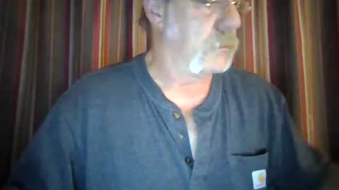 Snapshot of wahassa chatting on 10.18.25 wahassa online show from 10.18.25