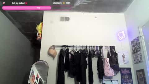 Snapshot of wahbaby chatting on 06.19.26 marz online show from 06.19.26