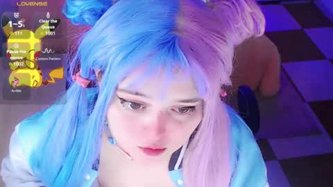 Snapshot of waifumochi_chan chatting on 10.04.25 online show from 10.04.25