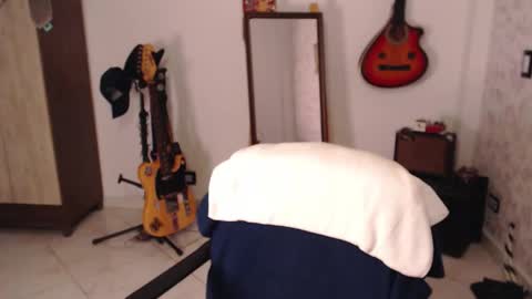 Snapshot of wake_and_bakee chatting on 10.05.25 John online show from 10.05.25