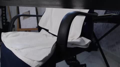 Snapshot of wake_and_bakee chatting on 11.09.25 John online show from 11.09.25