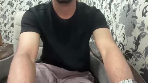 Snapshot of wakeawake chatting on 05.26.26 boy1 online show from 05.26.26