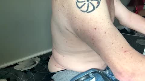 Snapshot of waltbkk chatting on 10.27.25 Walter online show from 10.27.25