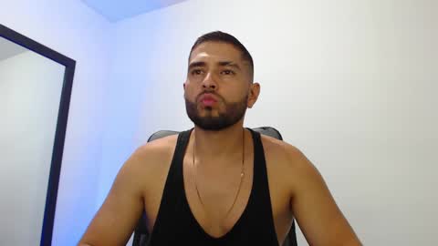 Snapshot of walter_brownn01 chatting on 01.18.25 WALTER BROWN online show from 01.18.25