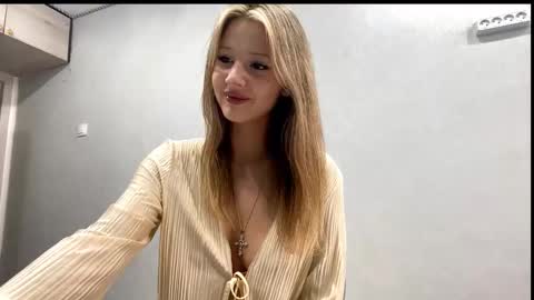 Molly online show from 09.14.25
