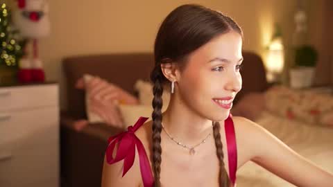 Snapshot of wanda_robinson chatting on 12.22.25 Wendy. Hello Honeys Ill see you 2nd 5th 7th this week love you3 online show from 12.22.25