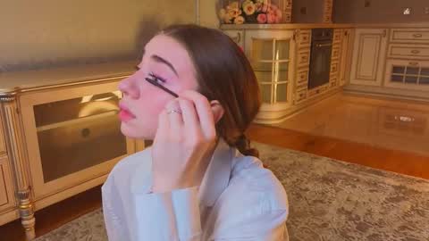 hello guys im Lilian online show from 10.11.25