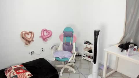 Snapshot of wandadoll chatting on 02.15.25 Wanda online show from 02.15.25