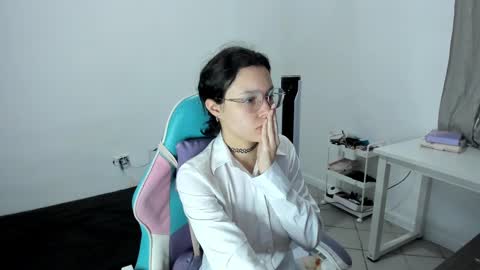 Snapshot of wandadoll chatting on 03.07.25 Wanda online show from 03.07.25