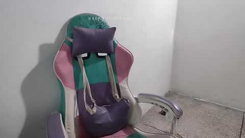 Snapshot of wandadoll chatting on 10.25.25 Wanda online show from 10.25.25