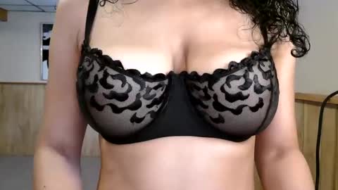 wanderlustgaal online show from 11.24.25