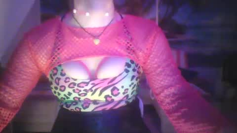 Snapshot of wannafeelitall chatting on 12.22.24 Emilia inst  online show from 12.22.24