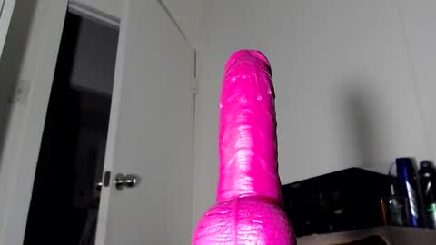 wants online show from 01.05.25