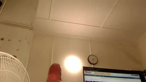 wants online show from 12.02.25