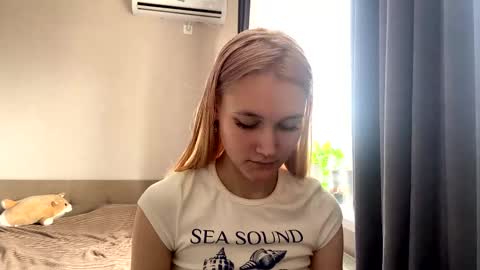 Snapshot of wanttodeep chatting on 10.27.25 wanttodeep online show from 10.27.25