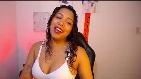 Snapshot of warisgoddes chatting on 10.10.25 EMILY online show from 10.10.25