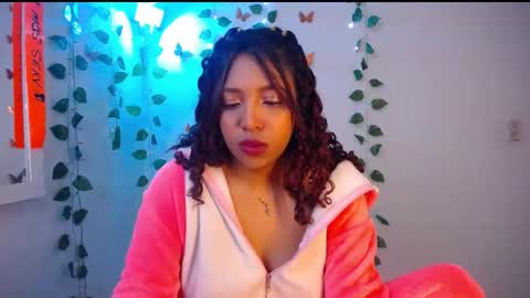 Snapshot of warisgoddes chatting on 04.30.26 EMILY online show from 04.30.26