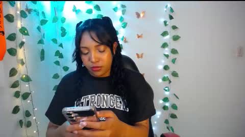 Snapshot of warisgoddes chatting on 05.08.26 EMILY online show from 05.08.26