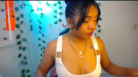 Snapshot of warisgoddes chatting on 05.14.26 EMILY online show from 05.14.26