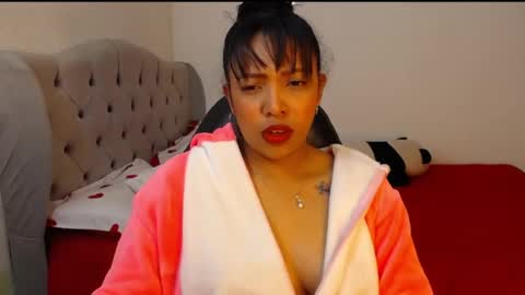 Snapshot of warisgoddes chatting on 06.18.26 EMILY online show from 06.18.26