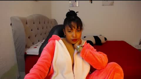 Snapshot of warisgoddes chatting on 06.18.26 EMILY online show from 06.18.26
